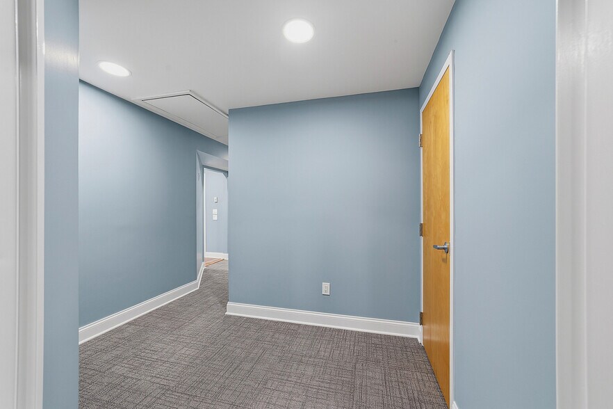 More Photos Of 333 Spotswood Englishtown Rd, Monroe Township Medical For Sale