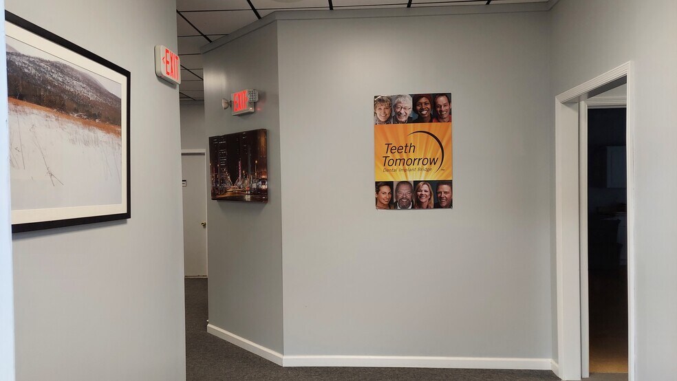 More Photos Of 33 Basin Rd, West Hurley Medical For Lease