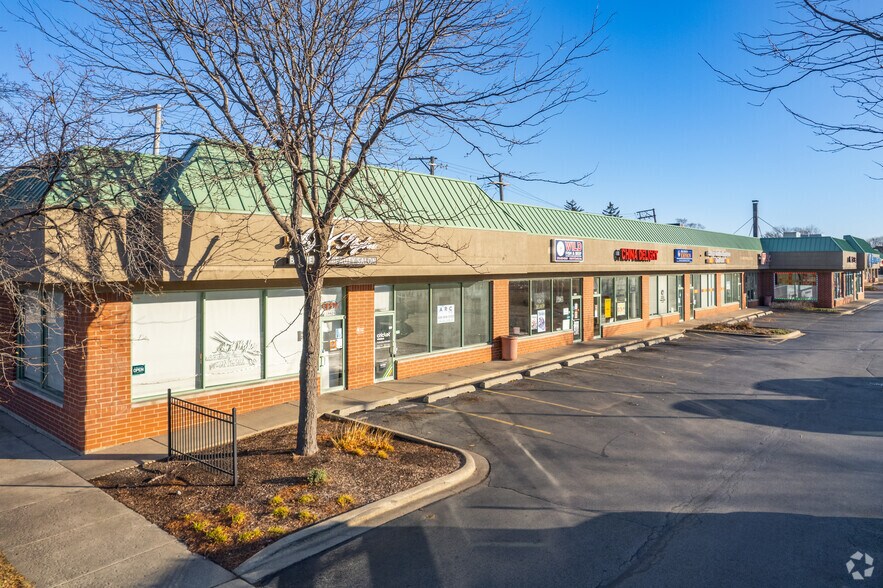 More Photos Of 6600-6624 W North Ave, Chicago Storefront For Lease