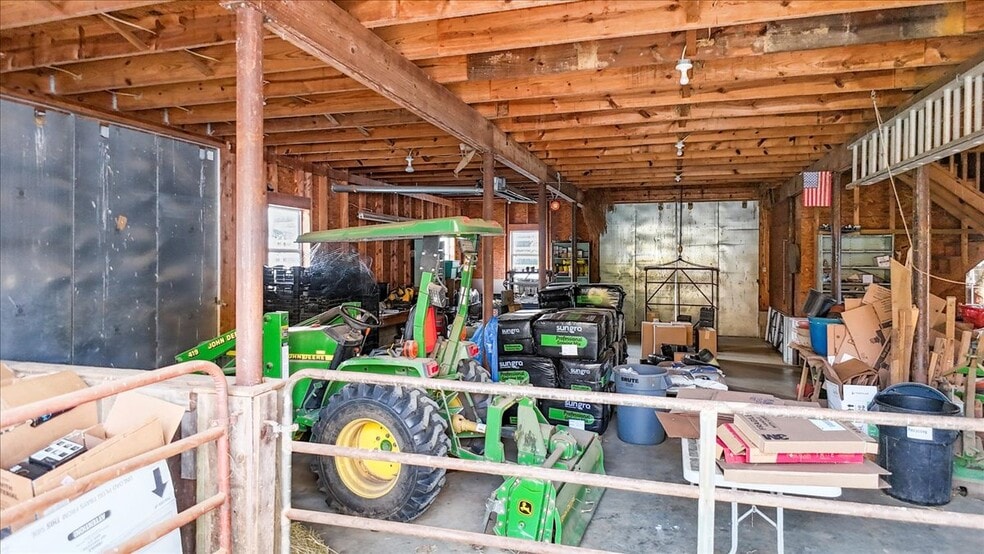 More Photos Of 1356 Coopers Cove Rd, Hardy Specialty For Sale