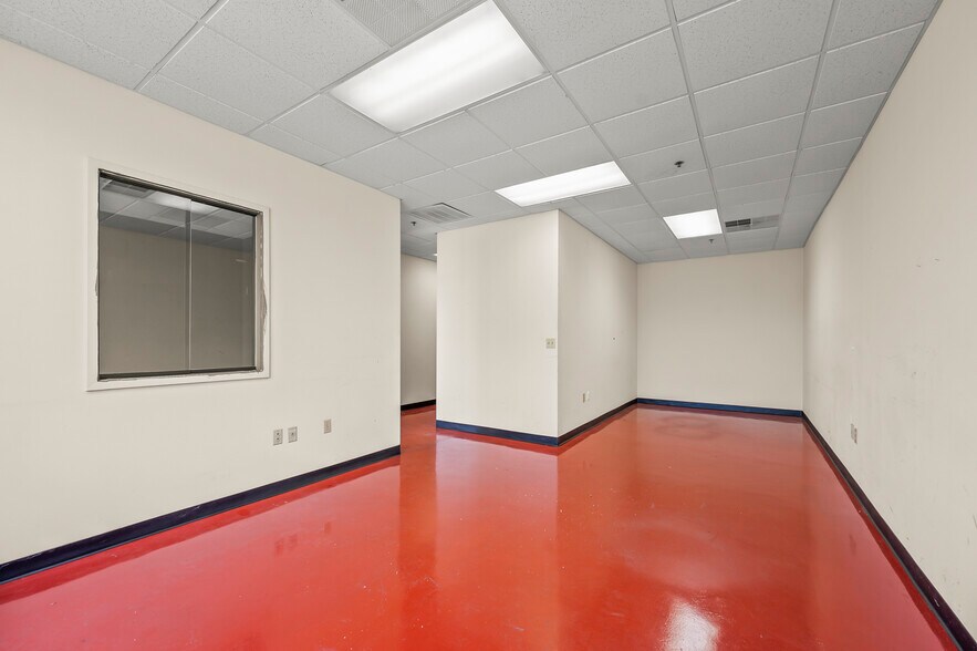 More Photos Of 623 Southwest St, High Point Warehouse For Lease