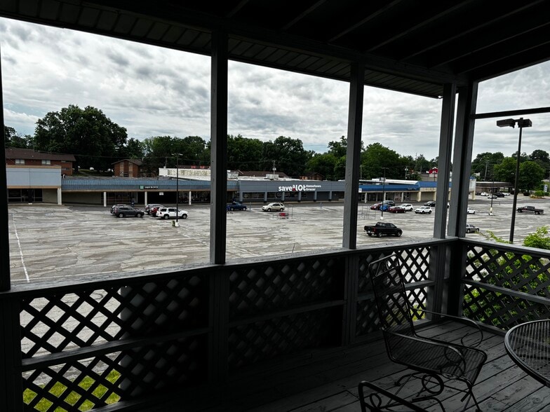 More Photos Of 205 Grandview Dr, Frankfort Religious Facility For Sale
