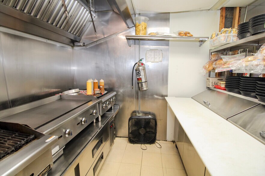 More Photos Of 54 McKinley St, Huron Bar For Sale