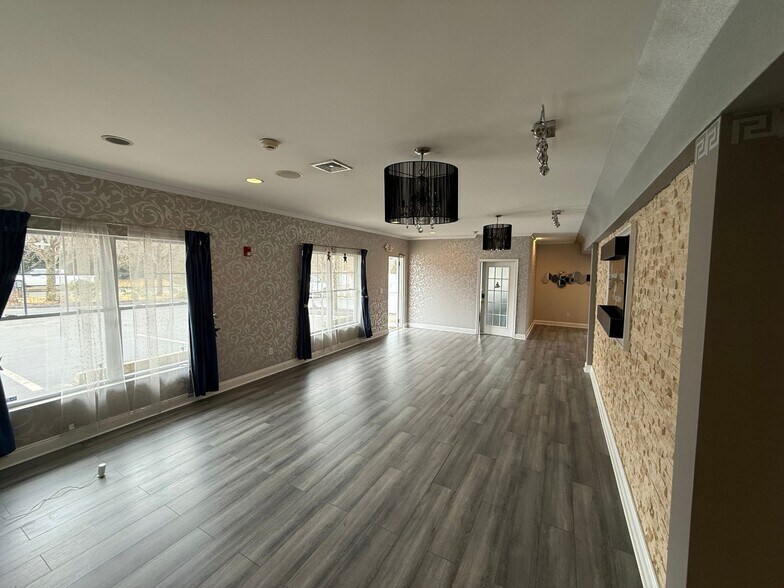 More Photos Of 2290 Foxon Rd, North Branford Storefront Retail Office For Lease