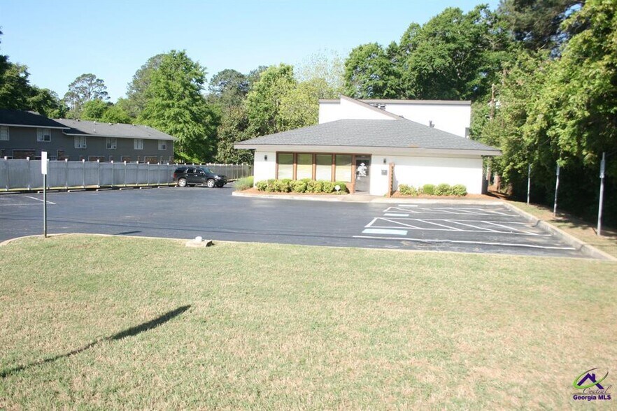 More Photos Of 1057 Morningside Dr, Perry Medical For Sale