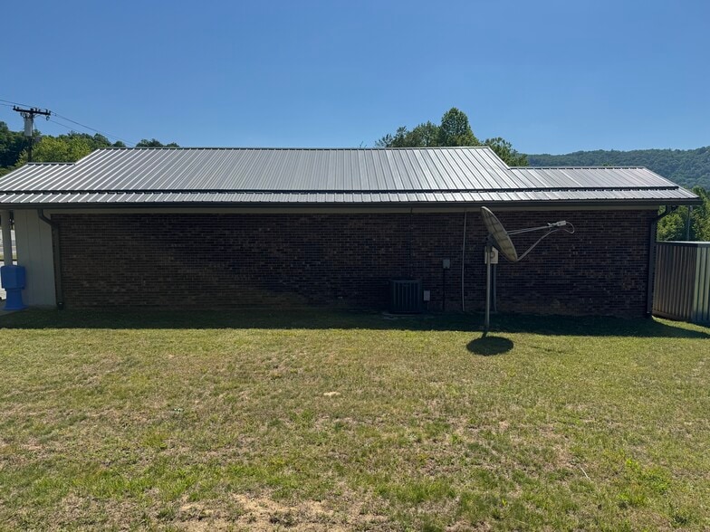 More Photos Of 5858 Old Hendersonville Hwy, Penrose Post Office For Sale