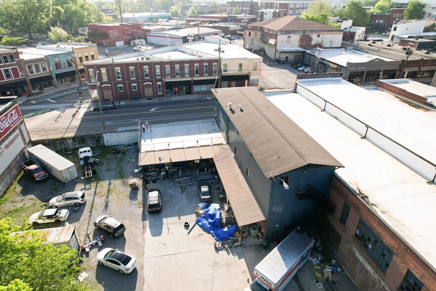 More Photos Of 629 Broadway St, Knoxville Office For Lease