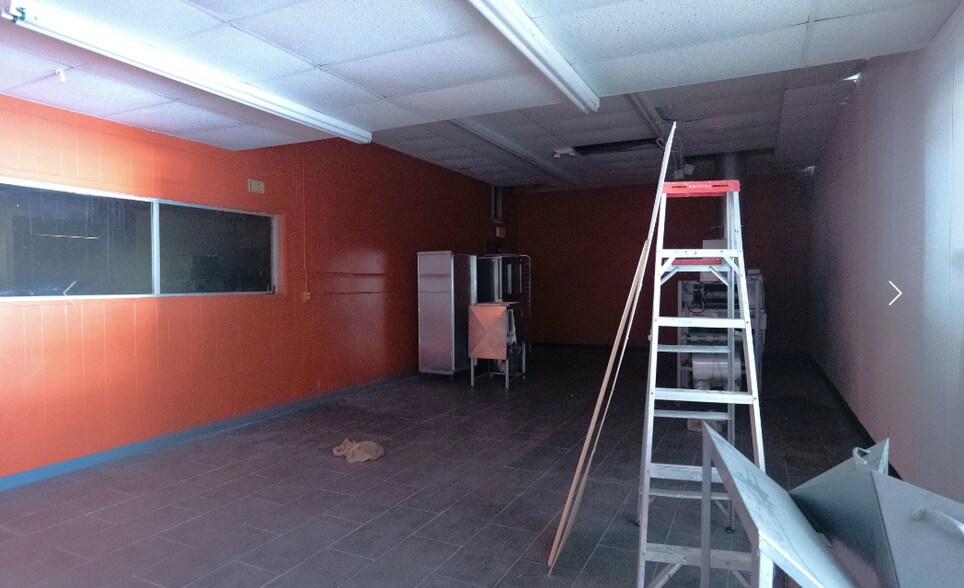 More Photos Of 1919 S Oates St, Dothan Freestanding For Sale