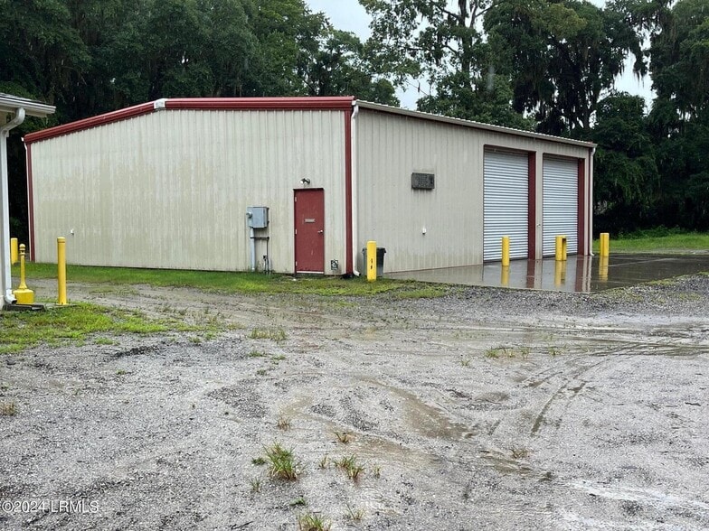 More Photos Of 25 Toppers Ln, Beaufort Office Residential For Sale