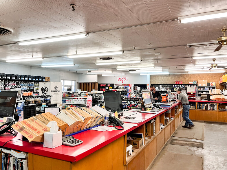 More Photos Of 3301 Bankhead Hwy, Midland Warehouse For Sale