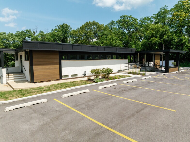 More Photos Of 3820 Central Ave, Lake Station Medical For Lease