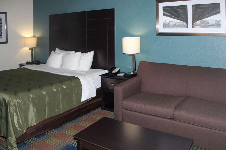More Photos Of 150 FDR Dr, North Vernon Hotel For Sale