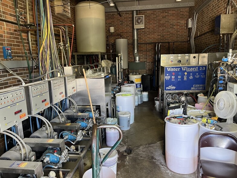 More Photos Of 1505 Domino Dr, El Reno Carwash For Sale