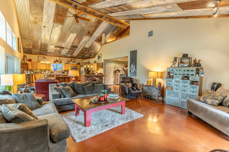 More Photos Of 7710 TX-36, Bellville Specialty For Sale