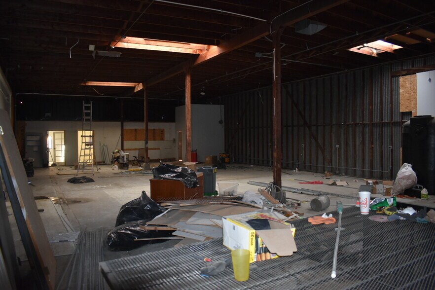 More Photos Of 6821 Suva St, Bell Gardens Warehouse For Lease