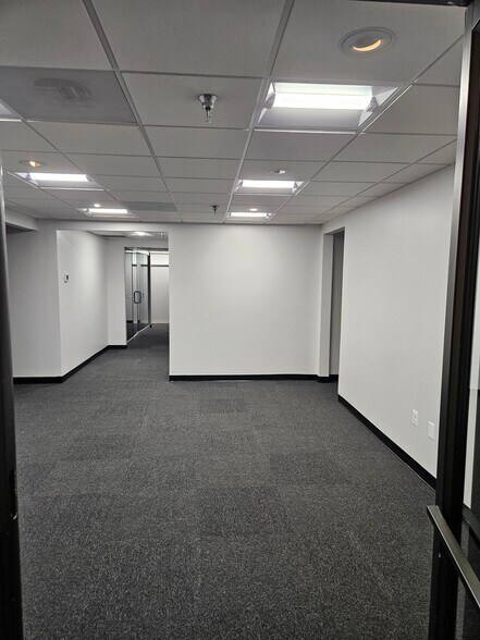 More Photos Of 2128 Espey Ct, Crofton Office For Lease