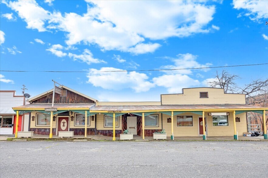 More Photos Of 18387 Chestnut Ave, Tuolumne Restaurant For Sale