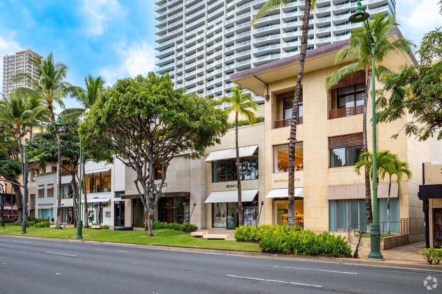 More Photos Of 2100-2118 Kalakaua Ave, Honolulu Storefront For Lease
