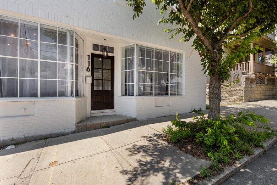 More Photos Of 116 Calverley St, Providence Storefront For Sale
