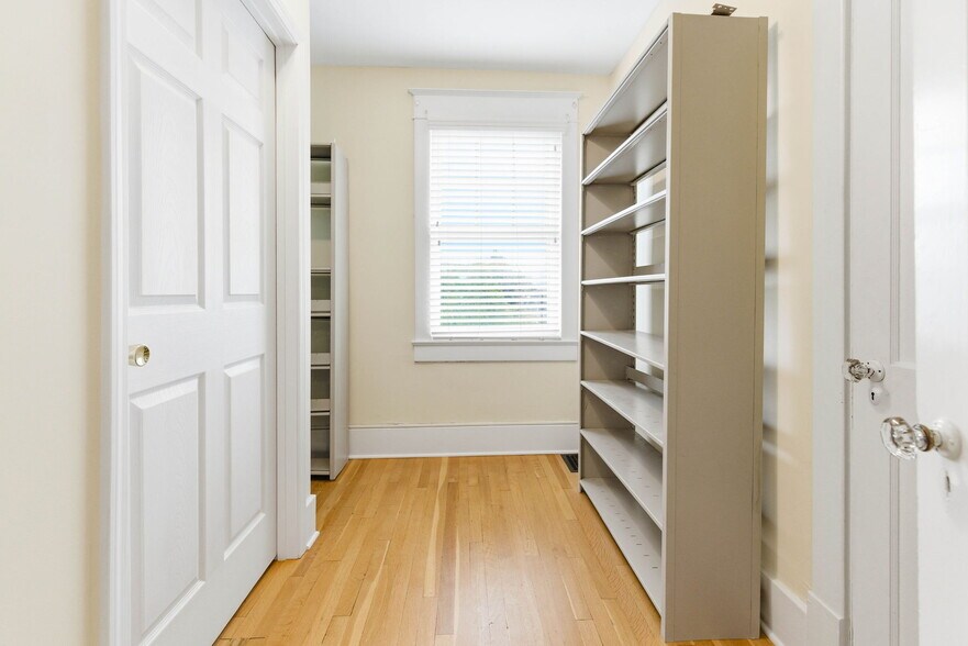 More Photos Of 3208 College Dr, Louisville Office For Sale