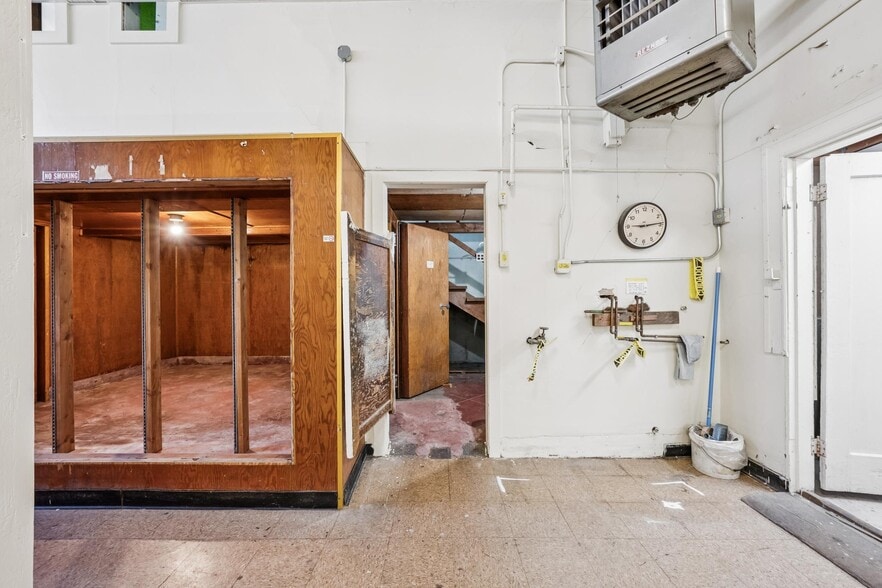 More Photos Of 700 10th Ave, San Francisco General Retail For Sale