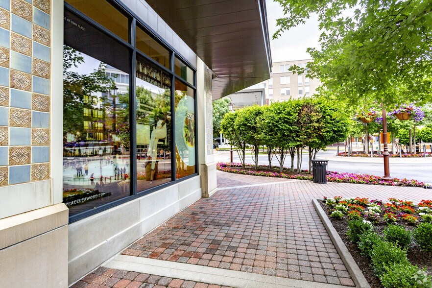 More Photos Of 11635 Ash St, Leawood Coworking Space