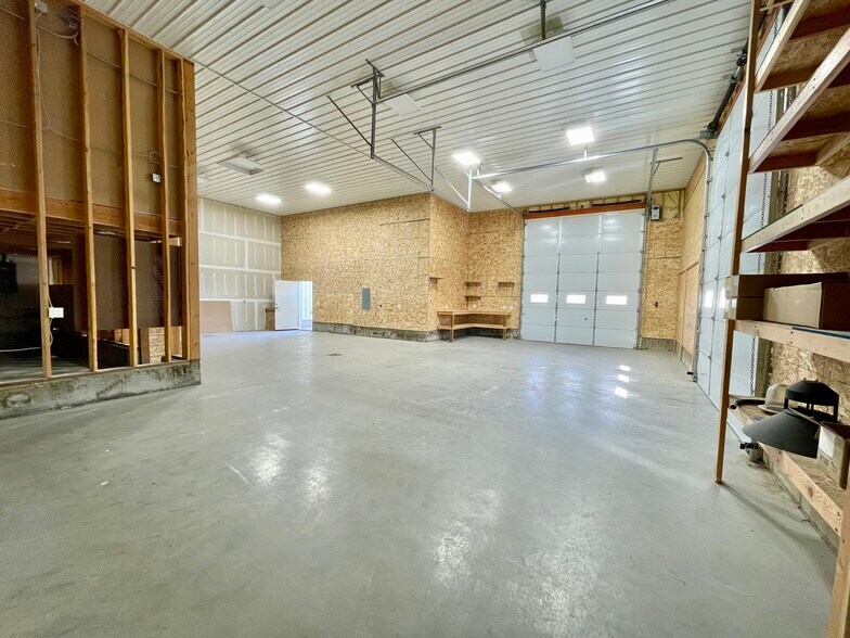 More Photos Of 7601 WA-270, Pullman Flex For Lease
