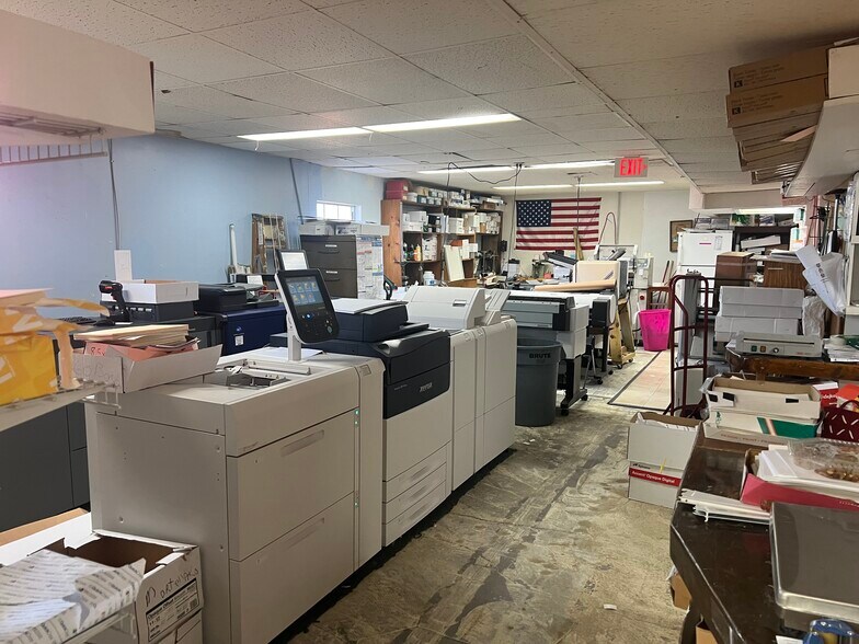 More Photos Of 5519 Hanley Rd, Tampa Storefront Retail Office For Sale