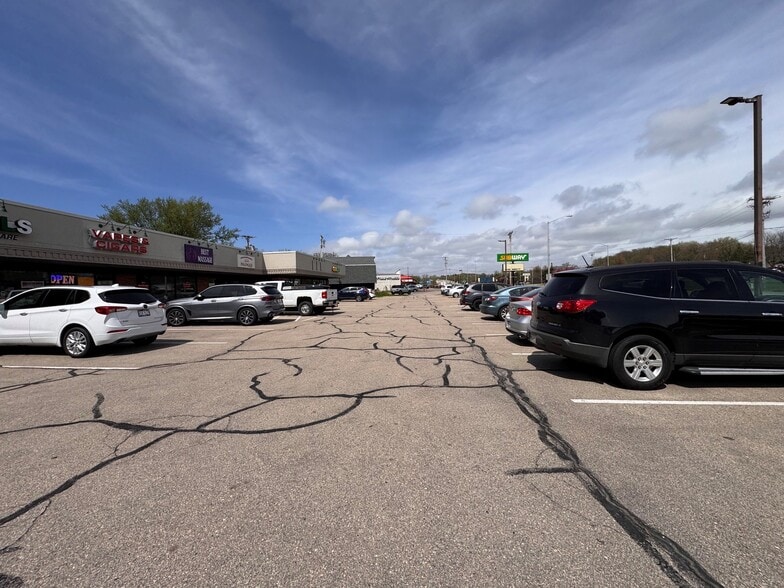 More Photos Of 5900-5926 Us Highway 51, McFarland Unknown For Lease