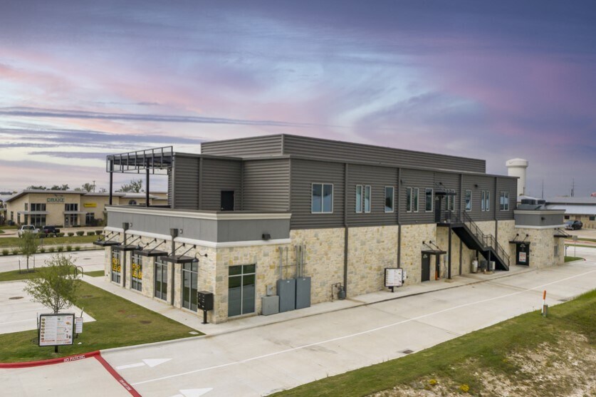 More Photos Of 4501 Mills Park Cir, College Station Storefront Retail Office For Lease