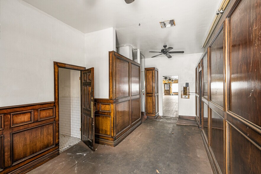 More Photos Of 623 S Anaheim Blvd, Anaheim General Retail For Sale