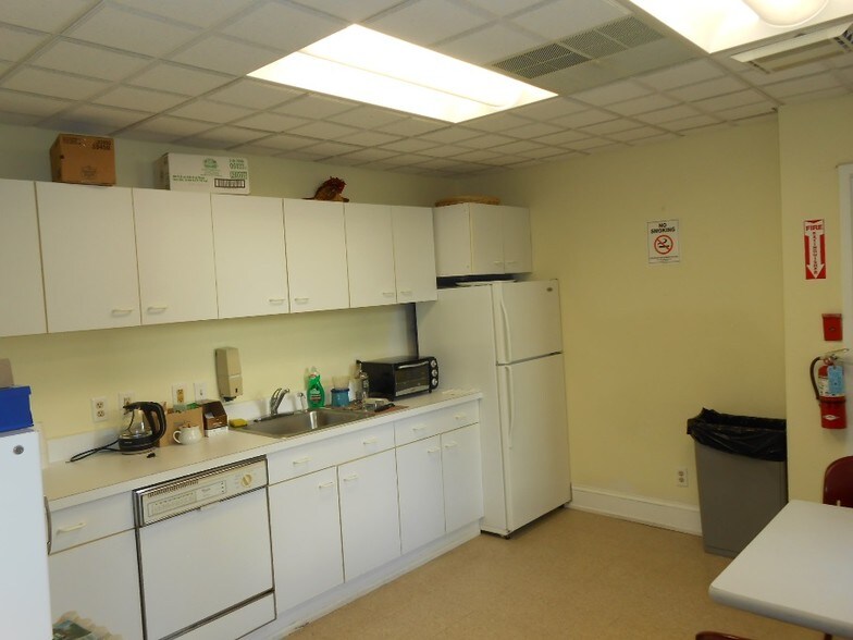 More Photos Of 17 S Presbyterian Ave, Atlantic City Office For Lease