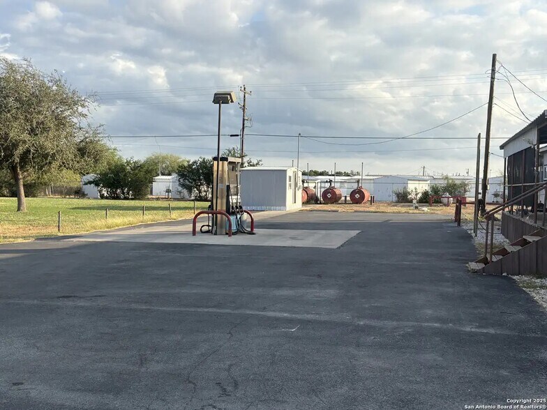 More Photos Of 7116 Texas R 2, Del Rio Convenience Store For Sale