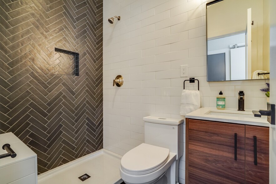 More Photos Of 512-520 Grant Ave, San Francisco Apartments For Sale