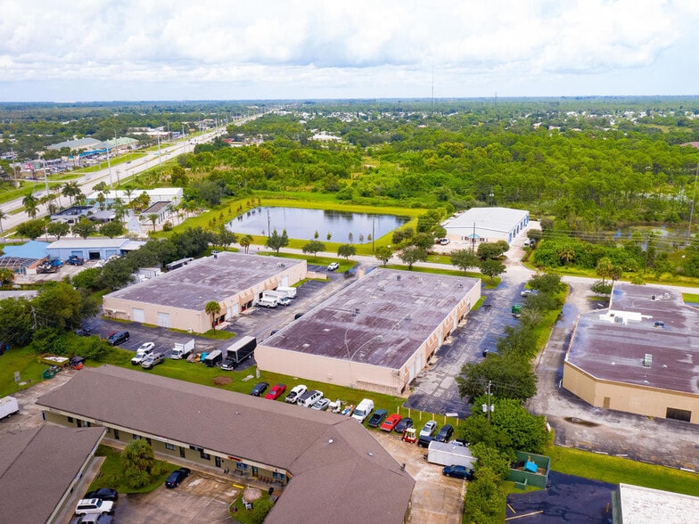 More Photos Of 1360-1396 SE Huffman Rd, Port Saint Lucie Warehouse For Lease