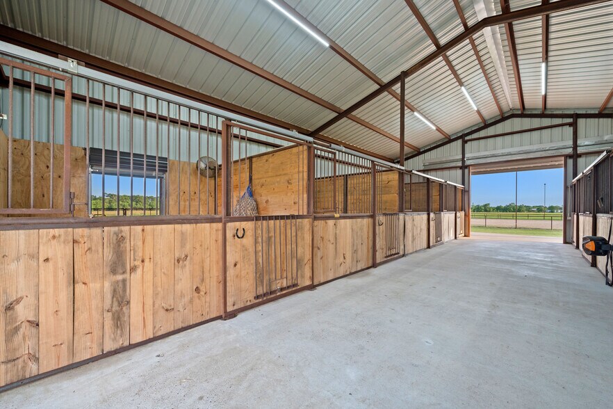 More Photos Of 1402 Eagle Ferry Rd, Anahuac Land For Sale