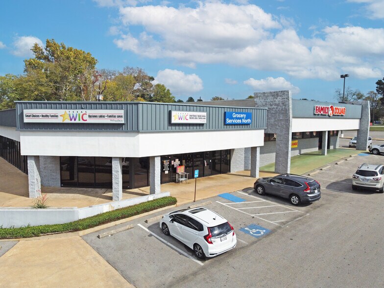 More Photos Of 2430 S High St, Longview General Retail For Lease