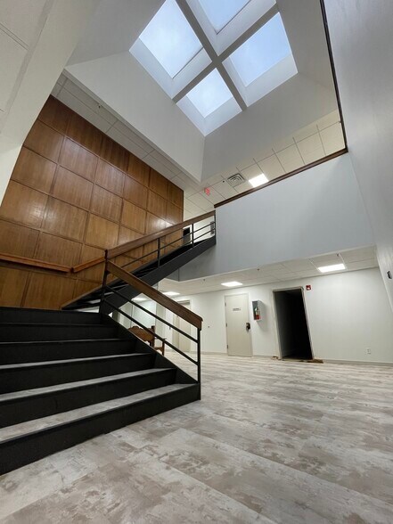 More Photos Of 3232 W Britton Rd, Oklahoma City Office For Lease
