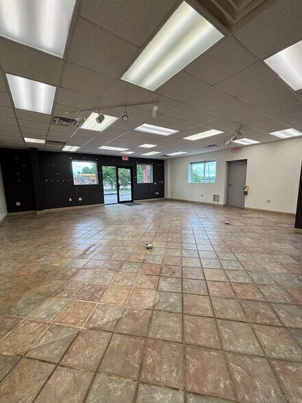 More Photos Of 668 Maratech Ave, Marathon City Freestanding For Sale