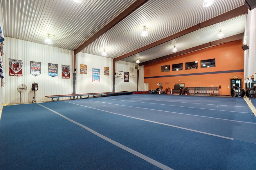 More Photos Of 10130 SE 15th St, Oklahoma City Freestanding For Sale