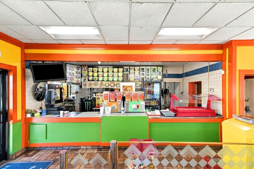More Photos Of 5033 N 67th Ave, Glendale Fast Food For Sale