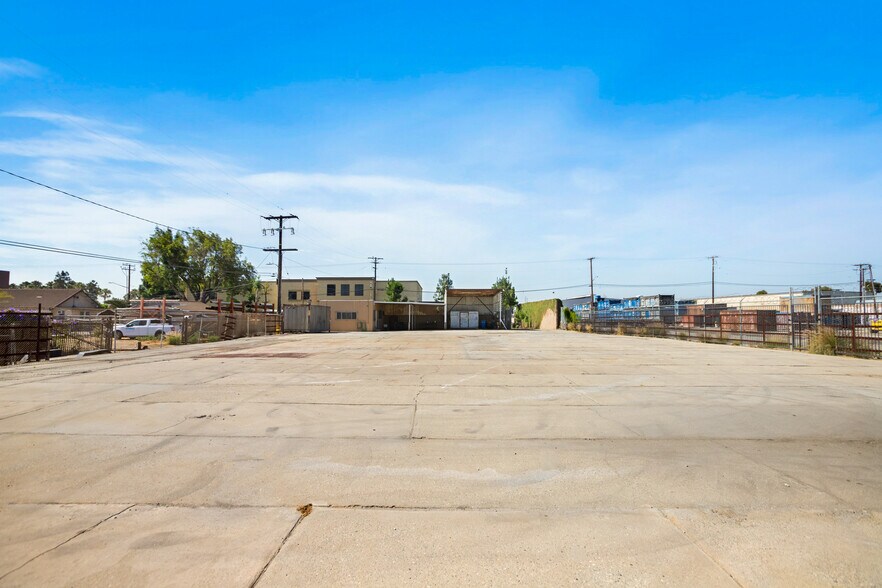 More Photos Of 7757 Jackson St, Paramount Land For Lease