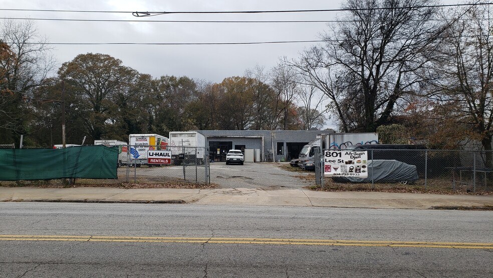 More Photos Of 801 SW Lee St, Atlanta Freestanding For Sale
