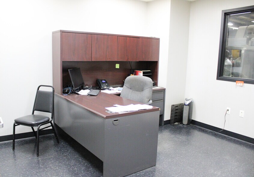 More Photos Of 895 W County Road 350 N, North Vernon Warehouse For Sale