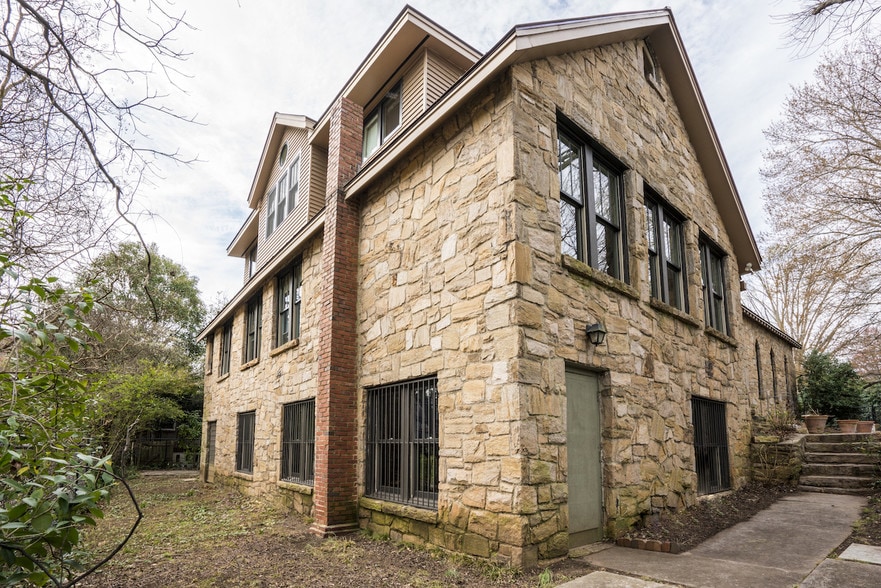 More Photos Of 208 St Marys St, Raleigh Office Residential For Sale