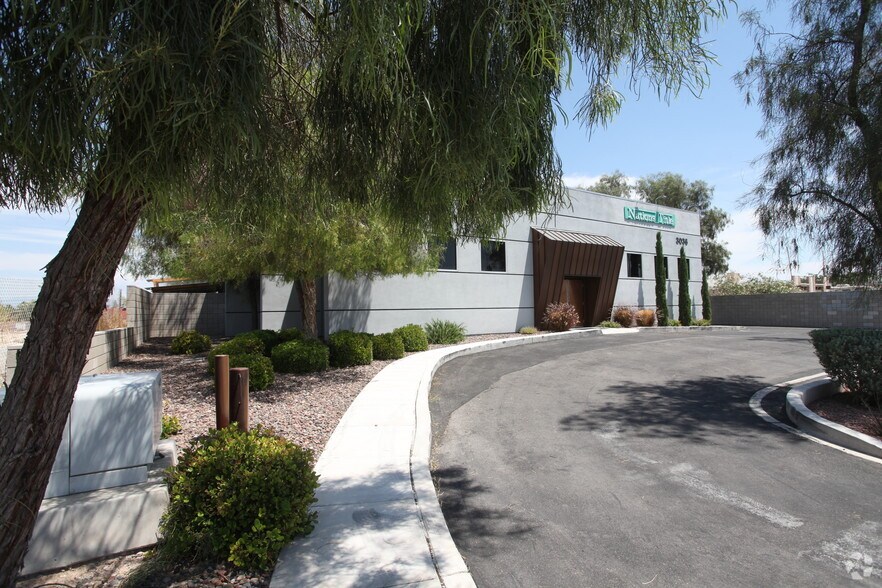 More Photos Of 3036 E Russell Rd, Las Vegas Office For Sale