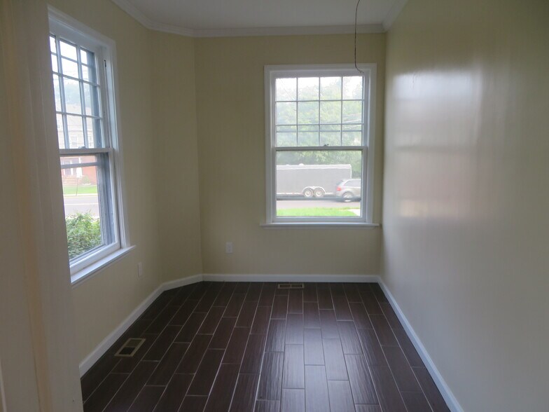 More Photos Of 286 E Main St, Somerville Medical For Lease