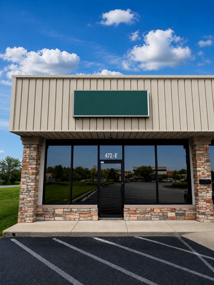 Primary Photo Of 472 Western Blvd, Jacksonville Storefront Retail Office For Lease