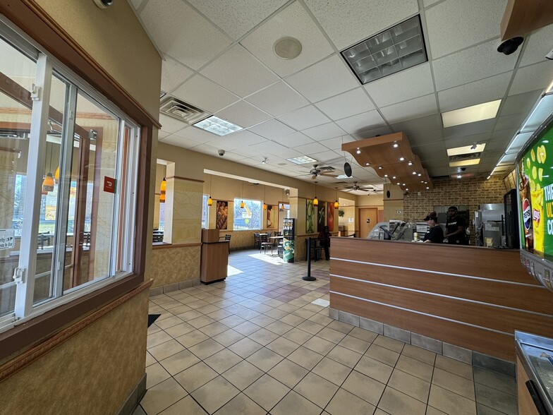 More Photos Of 2253 S Grand Blvd, Saint Louis Freestanding For Lease