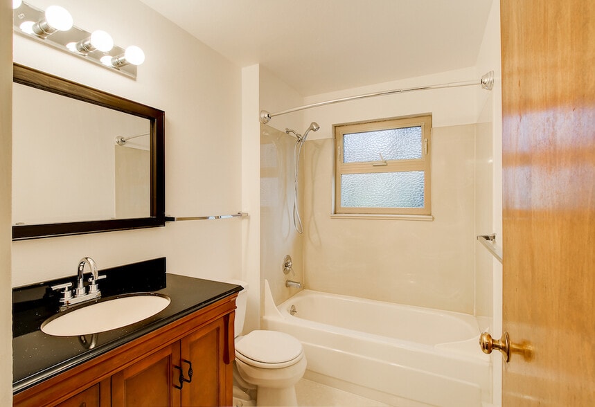 More Photos Of 2401 NW 63rd St, Seattle Apartments For Sale